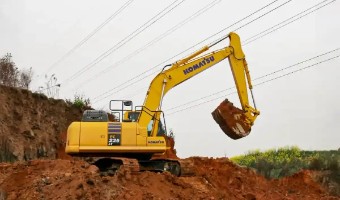 Komatsu PC 225 LC