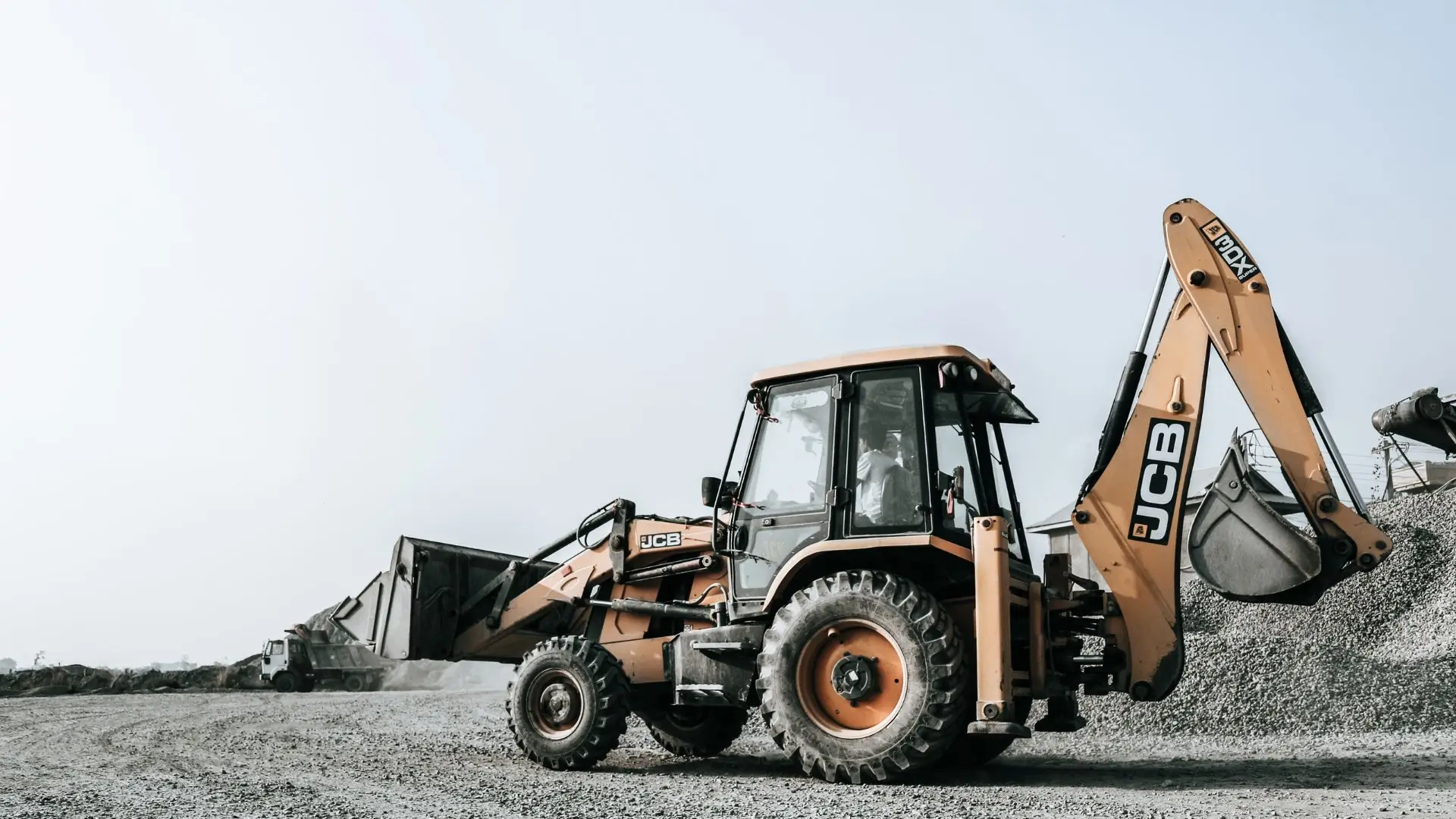 The Land Fighter - Heavy Machinery Experts